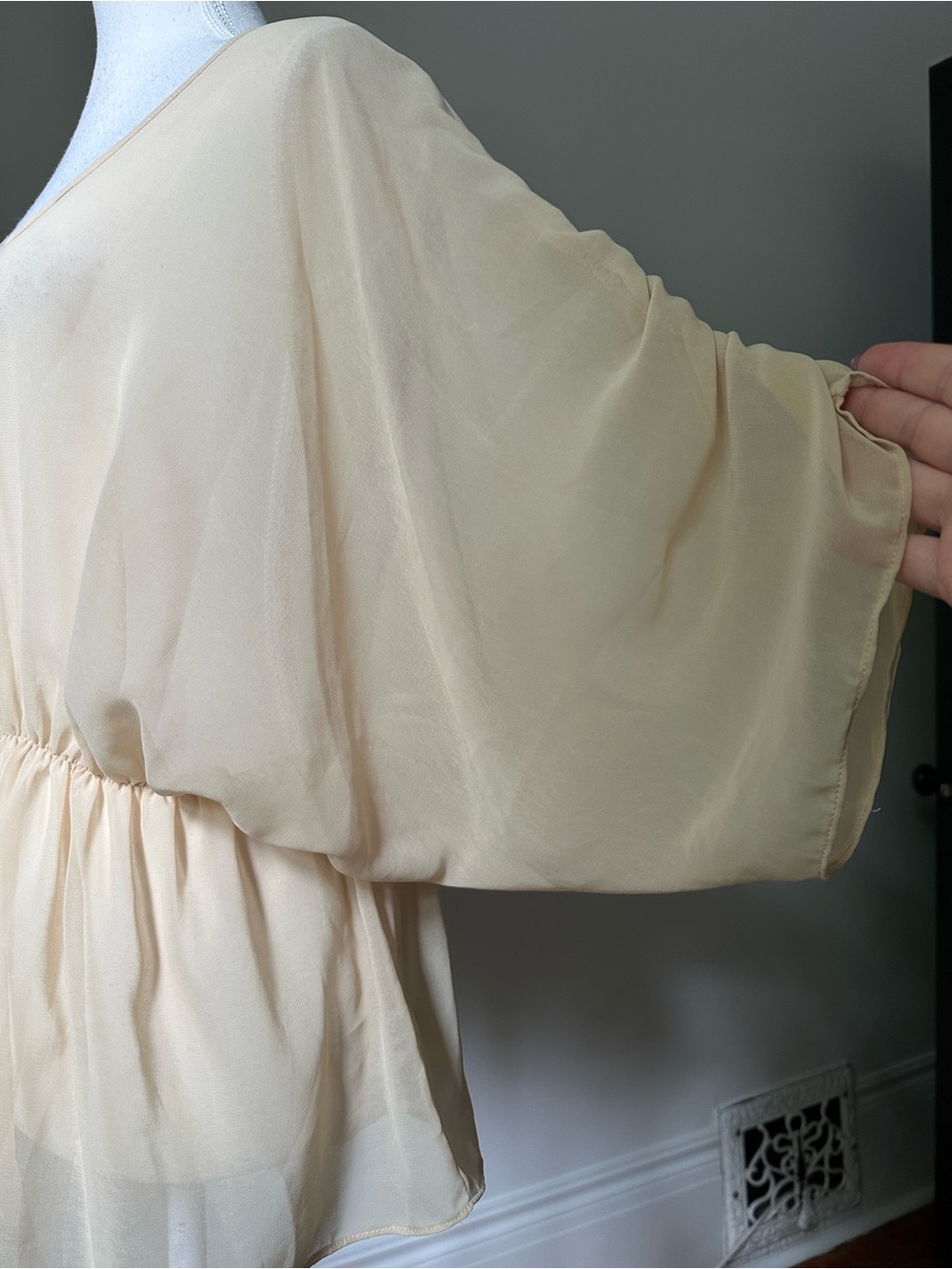 YA LOS ANGELES Silk Blend Butterfly Sleeve Boho Fairy Whimsical Blouse Large - Picture 3 of 7